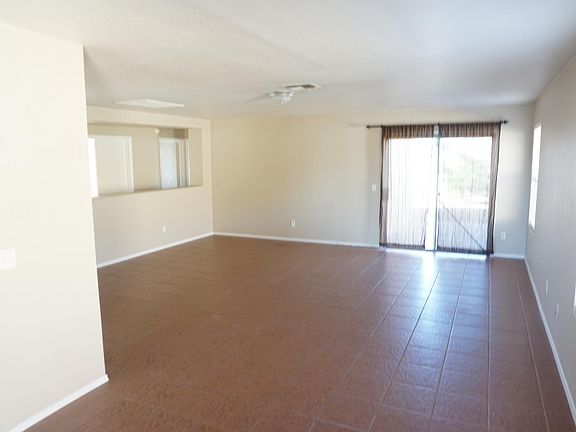 3rd image of 1696 W Summer Dawn Dr