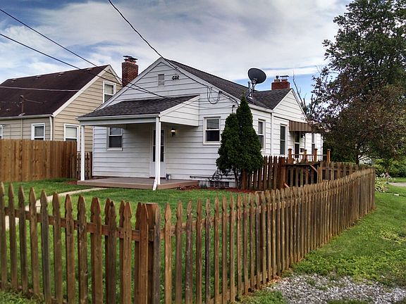 4th image of 306 E Royal Forest Blvd