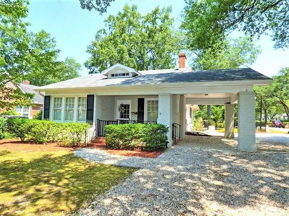 516 Hampton St, Camden, SC 29020
