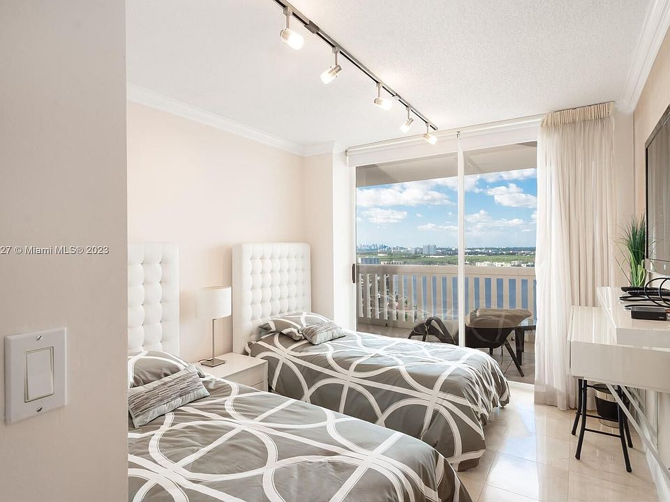 1st image of 1000 W Island Blvd APT 2707