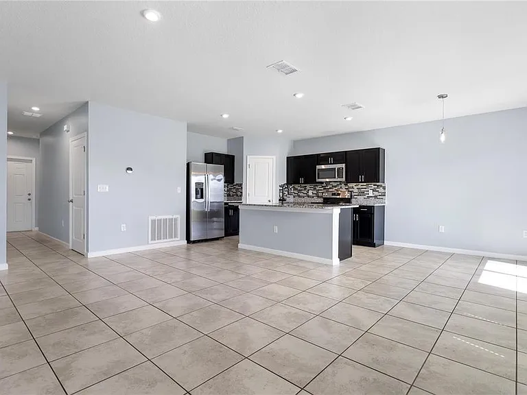 1582 Finnigan Cir — Photo 9