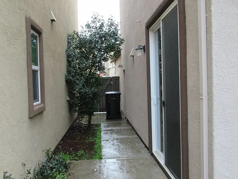 3169 Village Plaza Dr — Photo 3