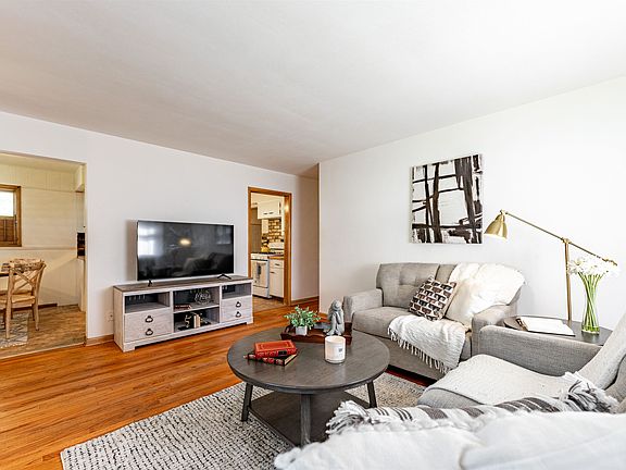 4th image of 3007 Latham St