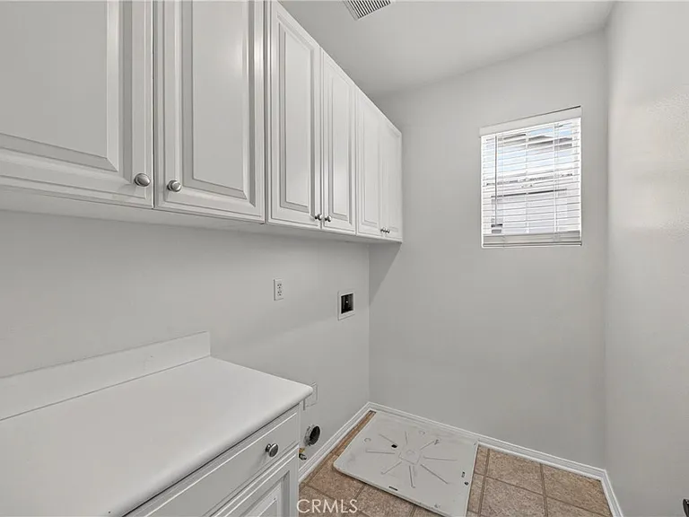 2068 Owens Dr — Photo 27