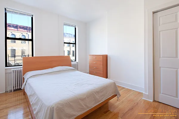 Rented by aptsandlofts.com | media 12