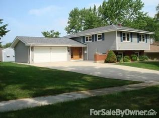1170 Glen Ln, Hoffman Estates, IL 60169