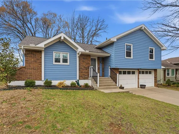 1202 SW Walnut St, Lees Summit, MO 64081