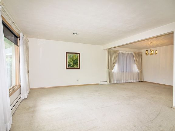 3rd image of 3028 Mayfair Ave