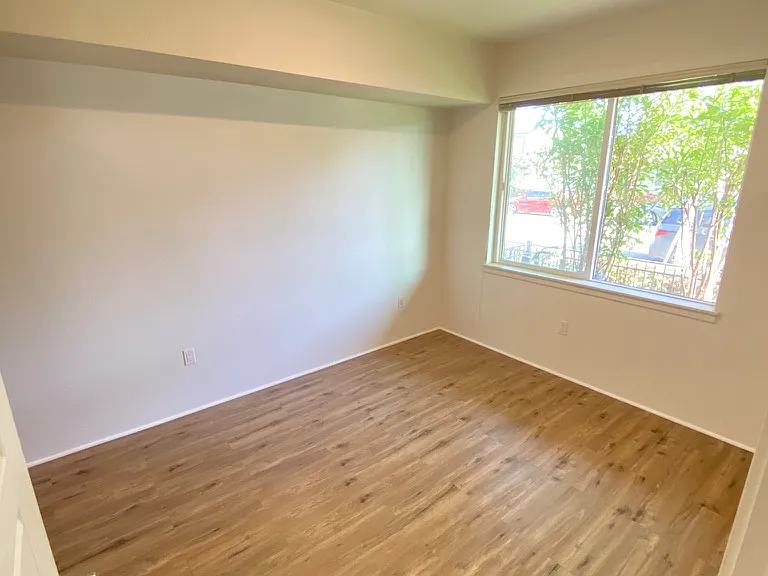 primary bedroom with split AC