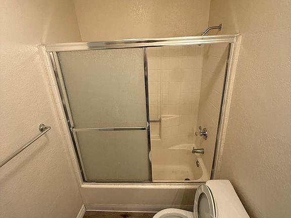 5th image of 1160 Allen Ave APT 10