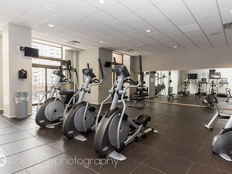 40 E 9th St #1202 — Photo 16