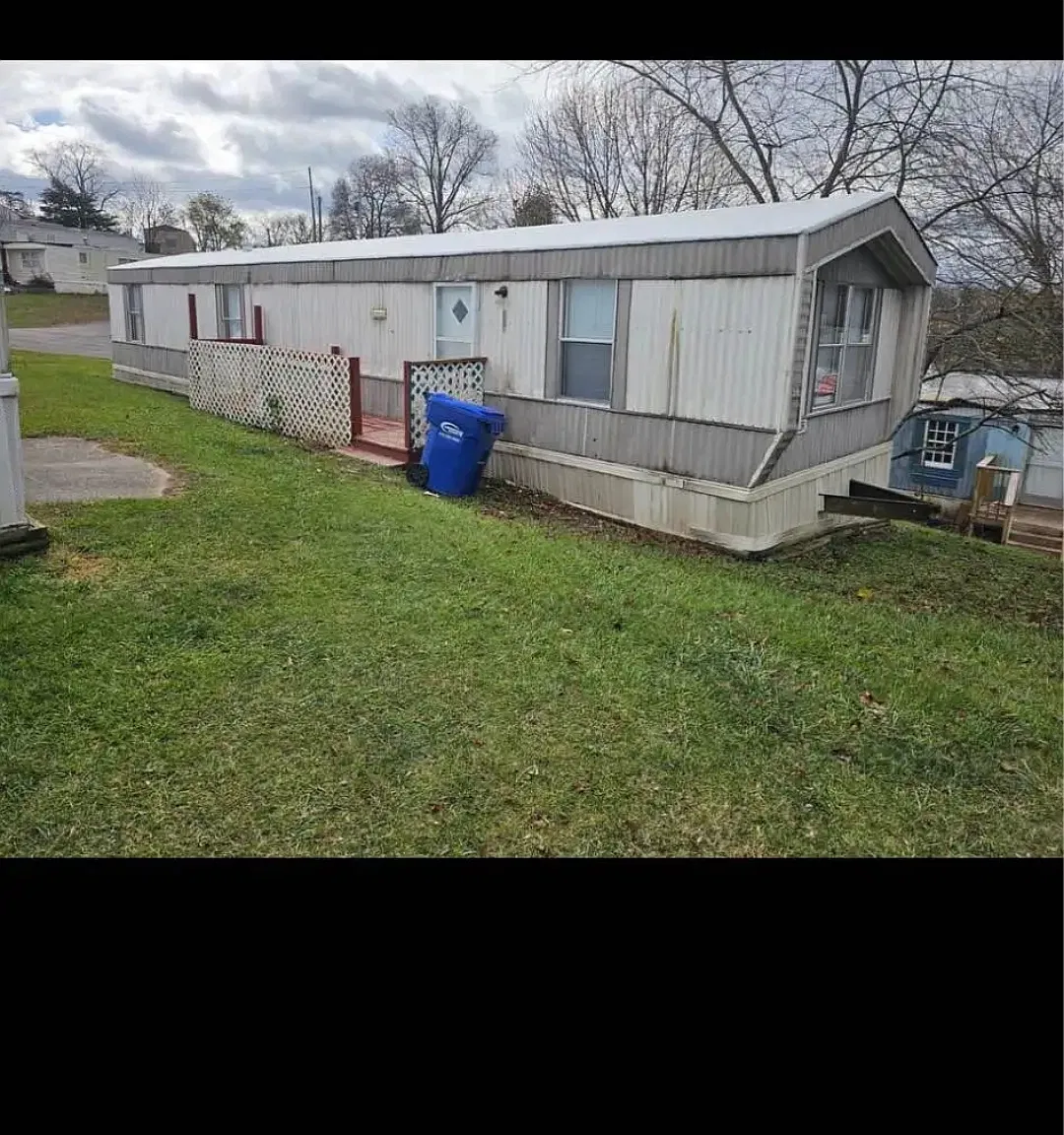 2 bed, 840 sqft, $900 — Photo 1