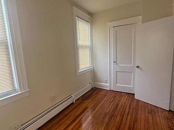 4th image of 75 Lake St #1R