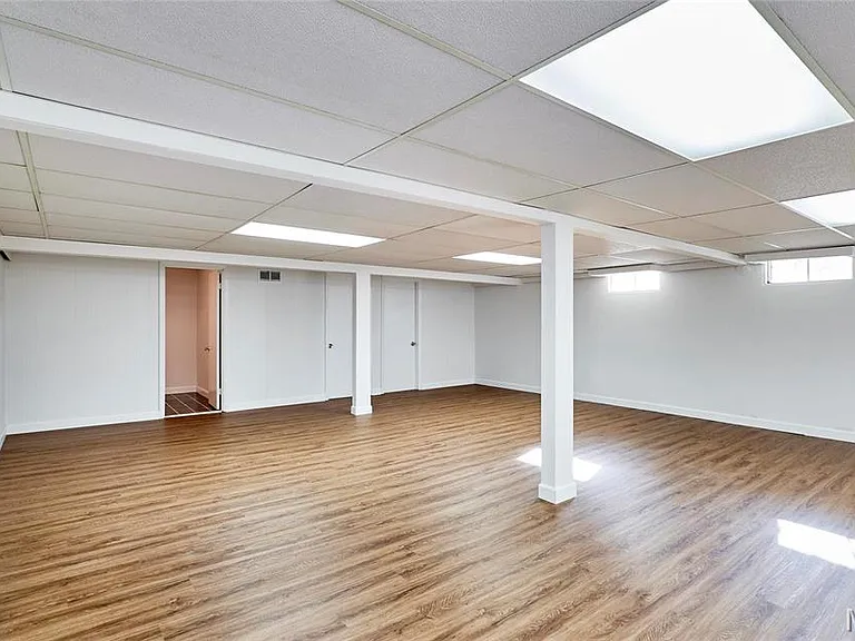 415 Trail Grove Ct — Photo 37