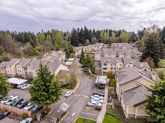 3rd image of 608 39th Ave SW APT J205