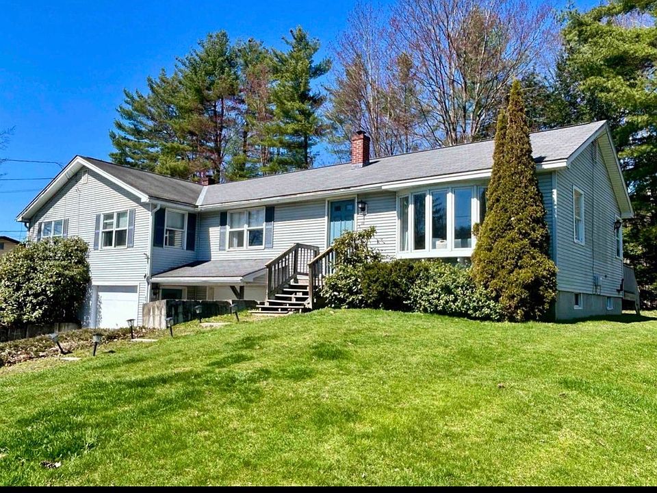 1st image of 44A Oak St #A