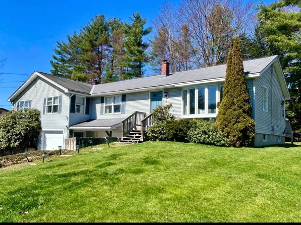 44A Oak St #A, White River Junction, VT 05001