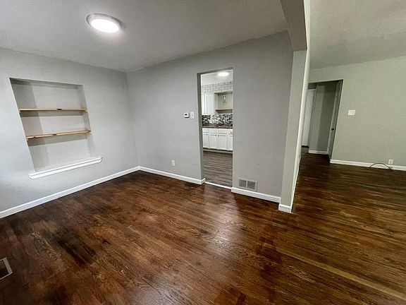 5th image of 436 Thurston Ave