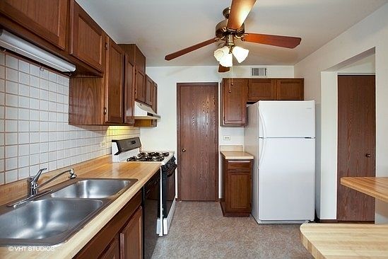 3rd image of 1303 Williamsport Dr Unit 2