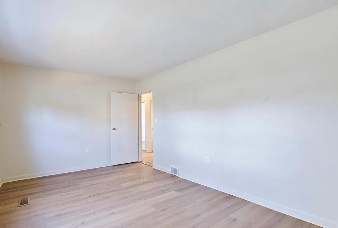 3 bed, 1.5 bath, 1200 sqft, $1,575 — Photo 3
