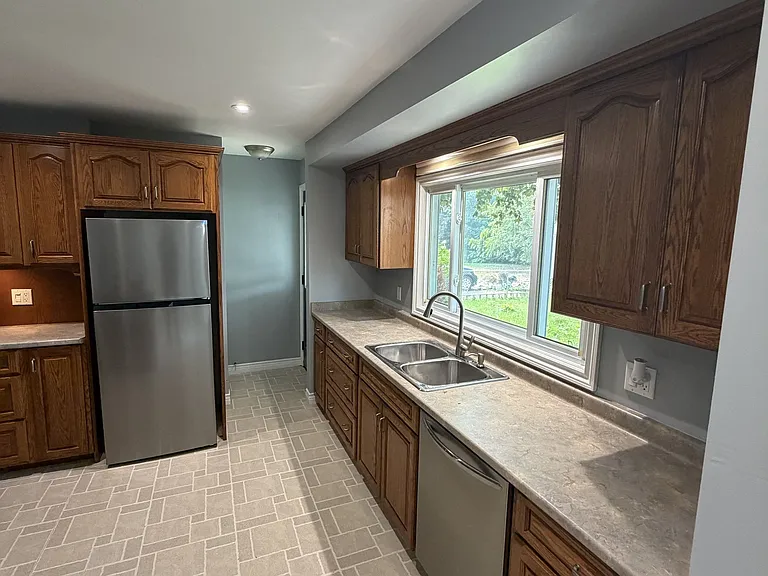 49 Jane St — Photo 3