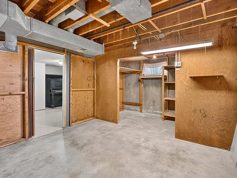 9826 Ravensbrook Dr — Photo 30