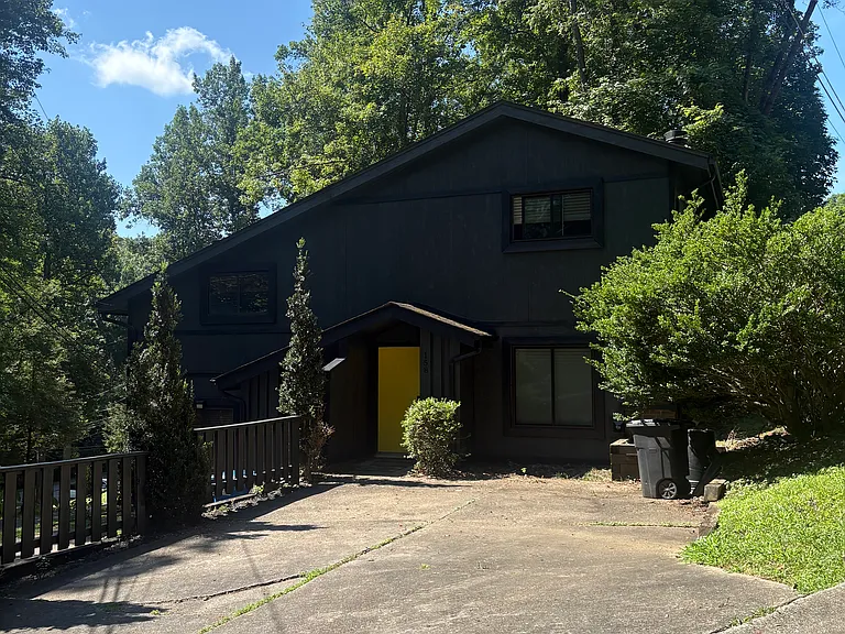 158 Cascade Dr — Photo 1
