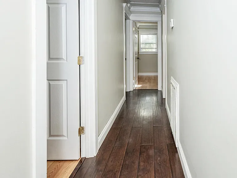 20608 Scarborough Rd — Photo 22