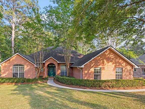 2nd image of 305 Thornberg Dr