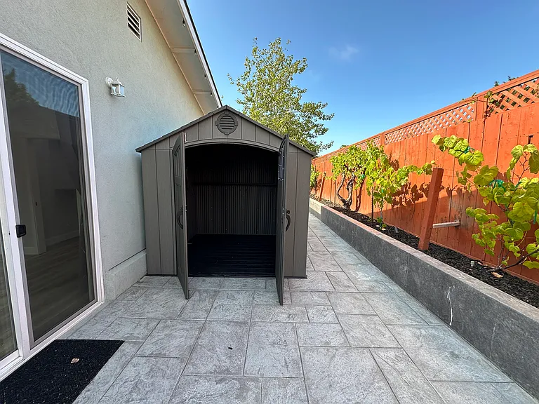 2114 Derby Ave #B — Photo 14