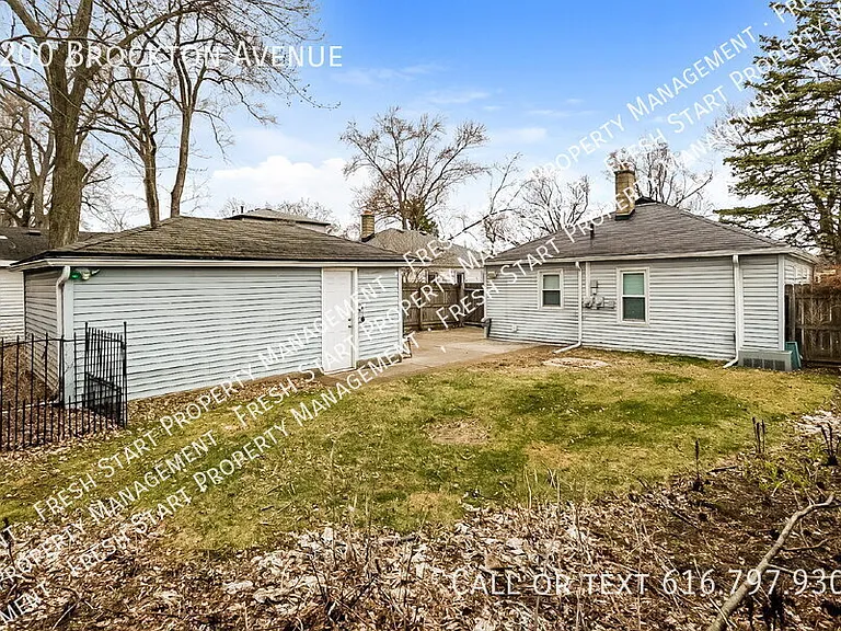 2200 Brockton Ave — Photo 16