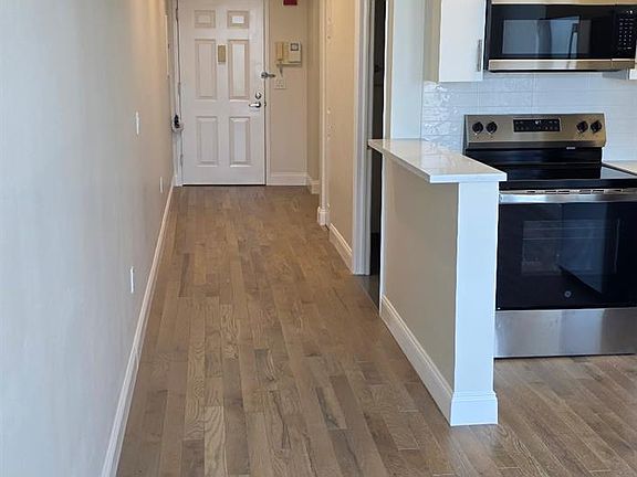 4th image of 100 New Roc City Place #315