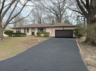 5029 W 60th Ter, Mission, KS 66205