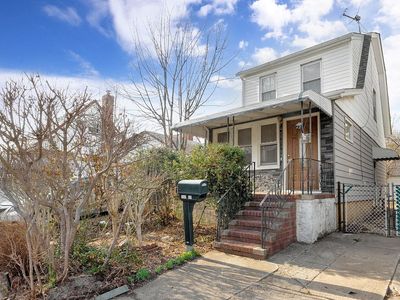 25411 82nd Rd, Glen Oaks, NY, 11004