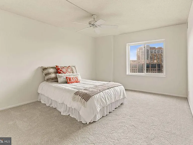 8370 Greensboro Dr #1010 — Photo 8