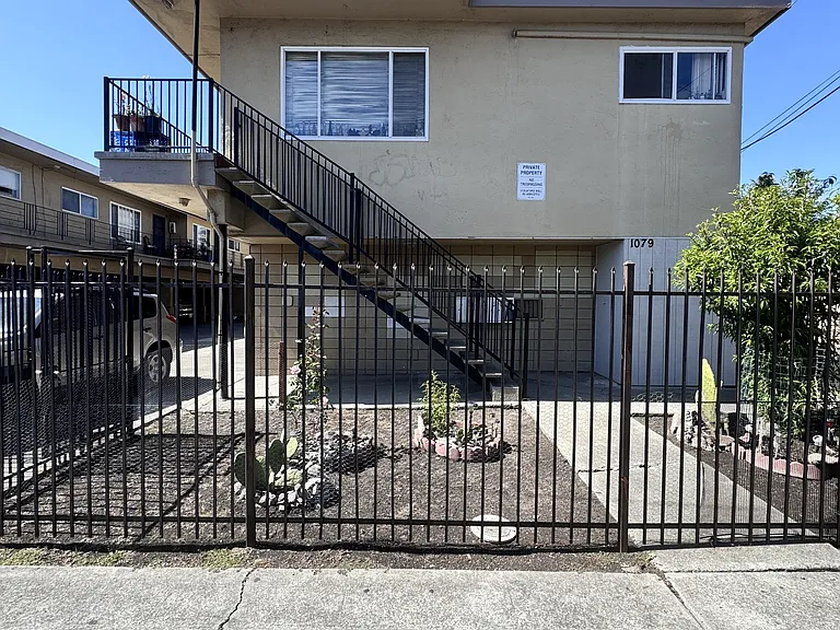 1079 81st Ave — Photo 9