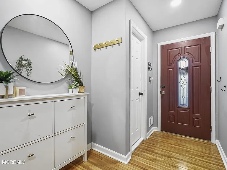 424 Tall Oak Ln — Photo 3