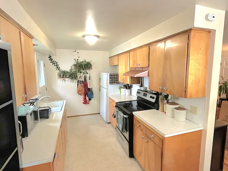 817 NW Market St — Photo 3