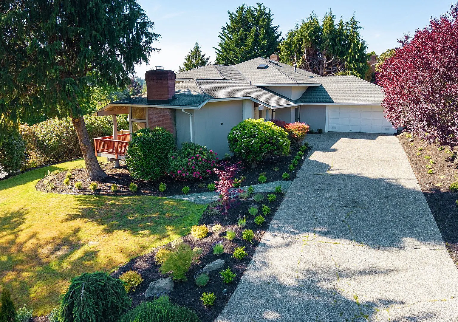 4Bd/3.5Ba Clyde Hill Home — Photo 1