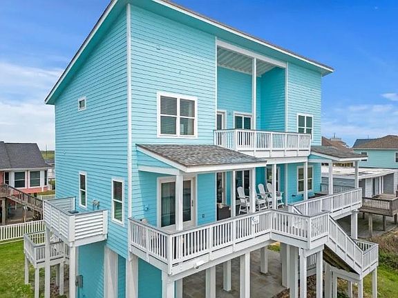 2nd image of 21326 Gulf Dr