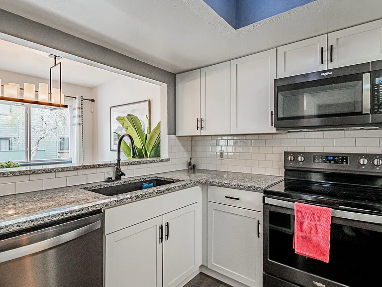 10410 W Jewell Ave #B — Photo 8
