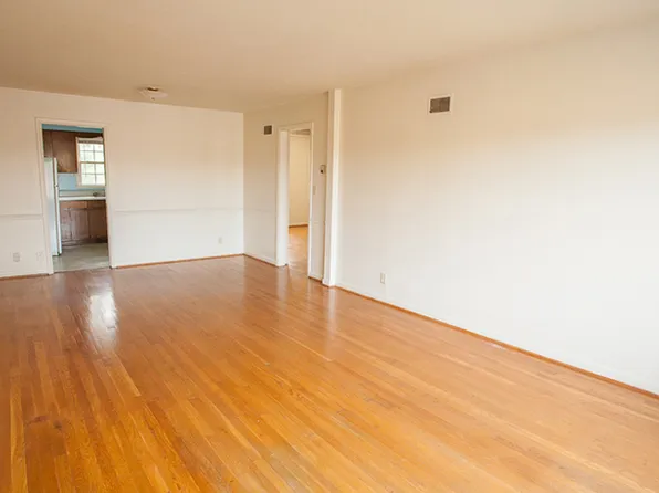 959 Donaghe St APT 4, Staunton, VA 24401