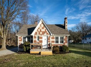 107 Adkins Rd, Liberty, MO 64068