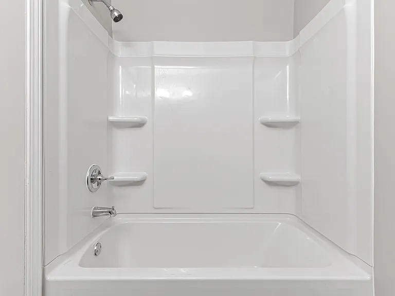 1089 York Ave #8 — Photo 11