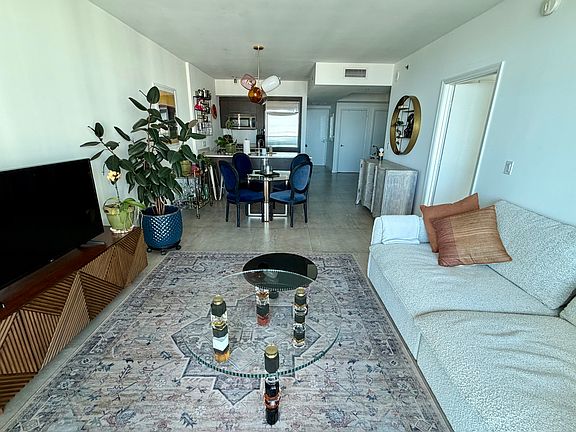3rd image of 500 Brickell Ave APT 3900