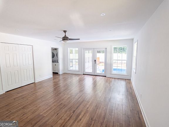 4th image of 1625 Windsor Dr