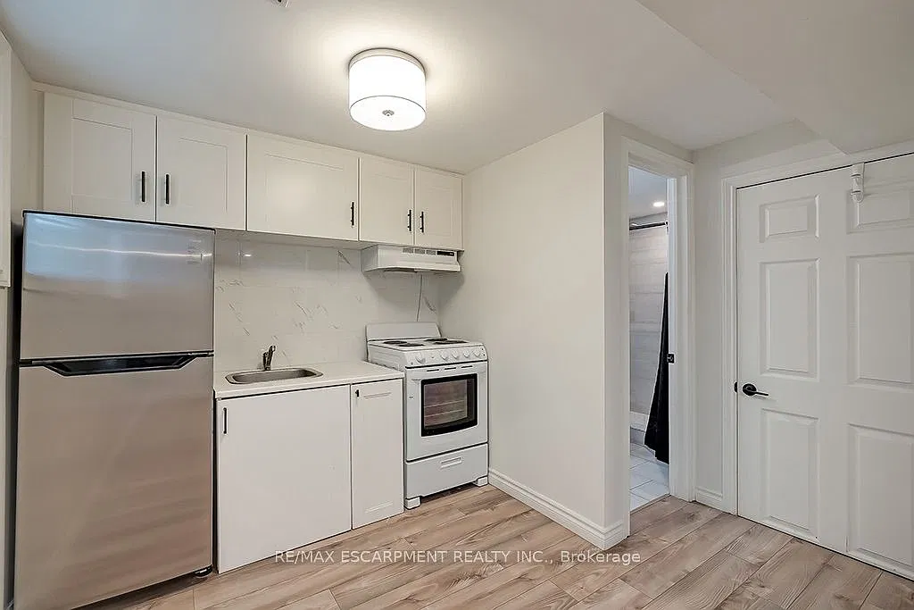 1 bed, $1,300 — Photo 4