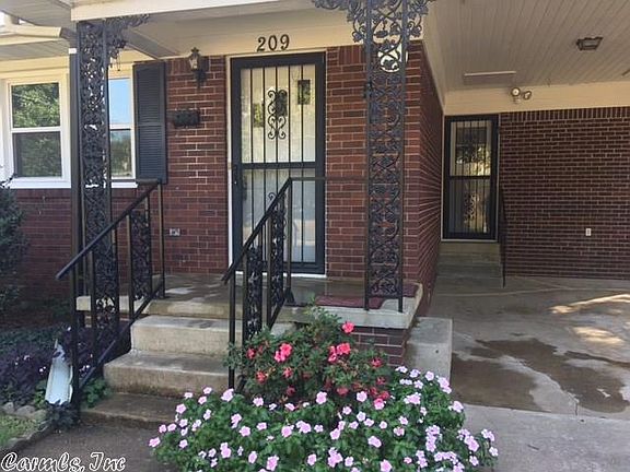 3rd image of 209 W Lincoln Ave