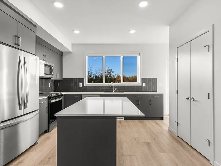 71 Westwind Dr — Photo 3