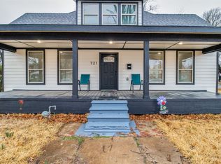 721 Maple St, Bonham, TX 75418